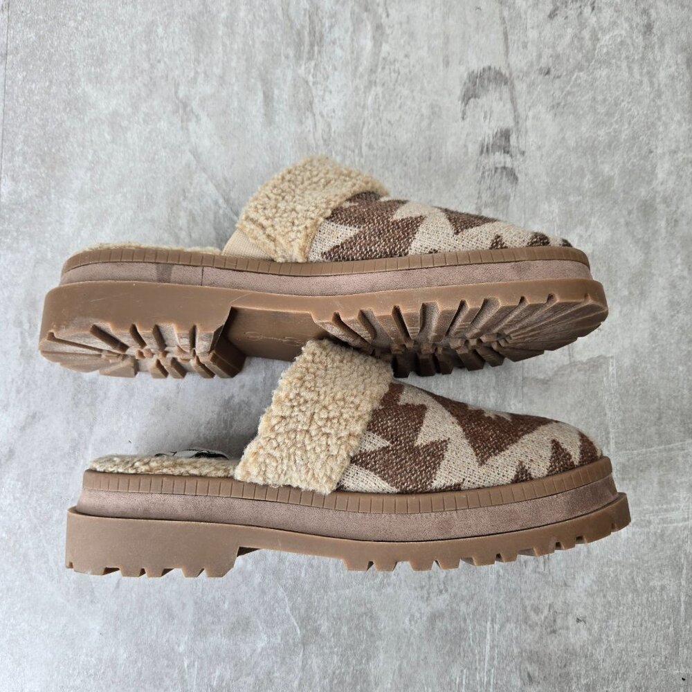 Jessica Simpson Brown and Tan Mules - Picture 5 of 12